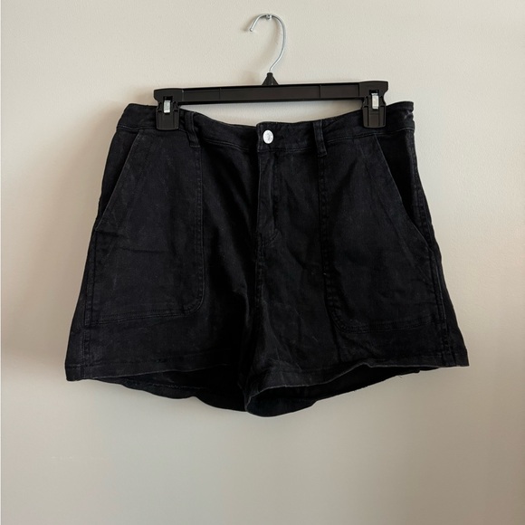 entro Pants - Entro Black Jean Shorts - Size L